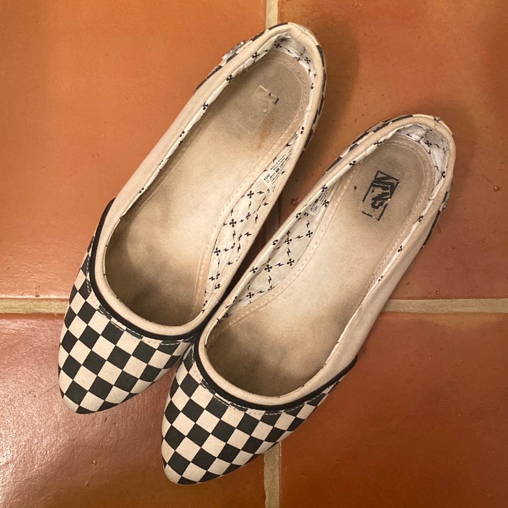 Vans Lesley Flats (rare), US size 7. Worn, but still in good condition.